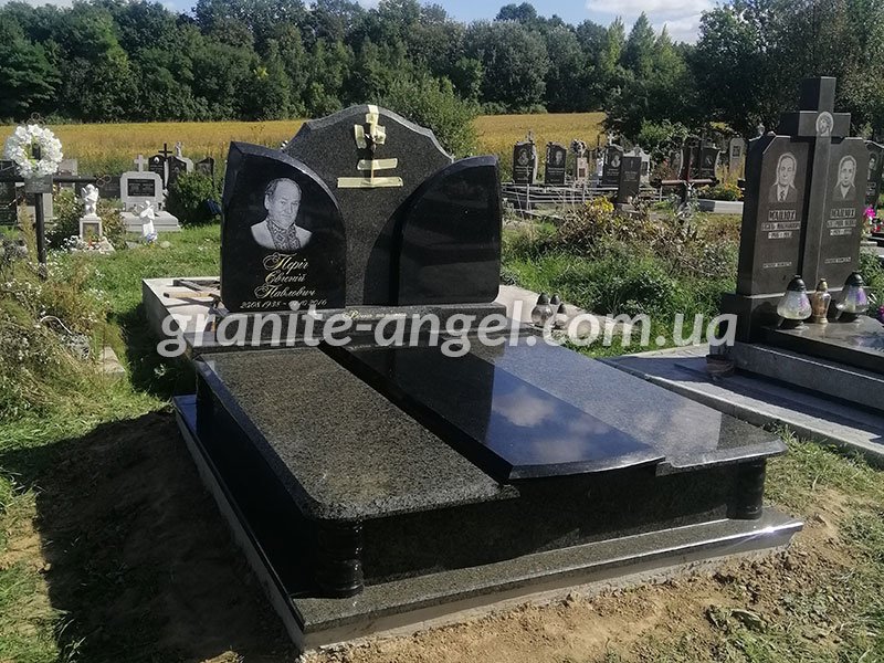 Нові пам'ятники на могилу у львові