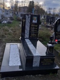 Пам'ятник із сірого граніту для двох поховань львів