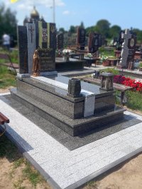 Пам'ятник із сірого граніту для двох поховань львів