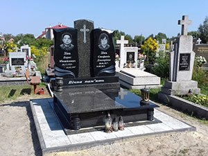 Пам'ятник з граніту для двох поховань у львові