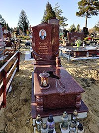 Ексклюзивний пам'ятник з граніту надгробок з квітником львів