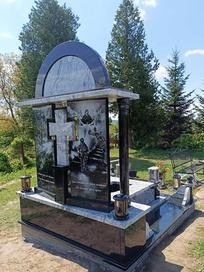 Пам'ятник Фото В-11