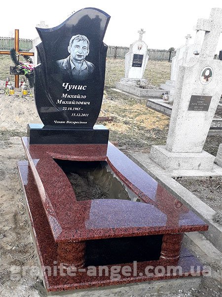 Пам'ятник одинарний з червоного граніту розмір 186х86см